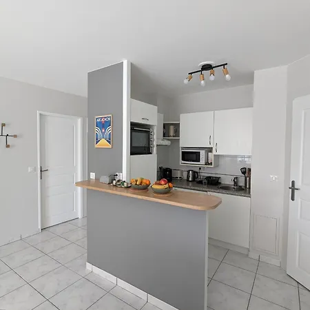 Apartment - T2 Cabine 50m² Avec Terrasse, Acces Plage Et Parking - Fr-1-420-141 *